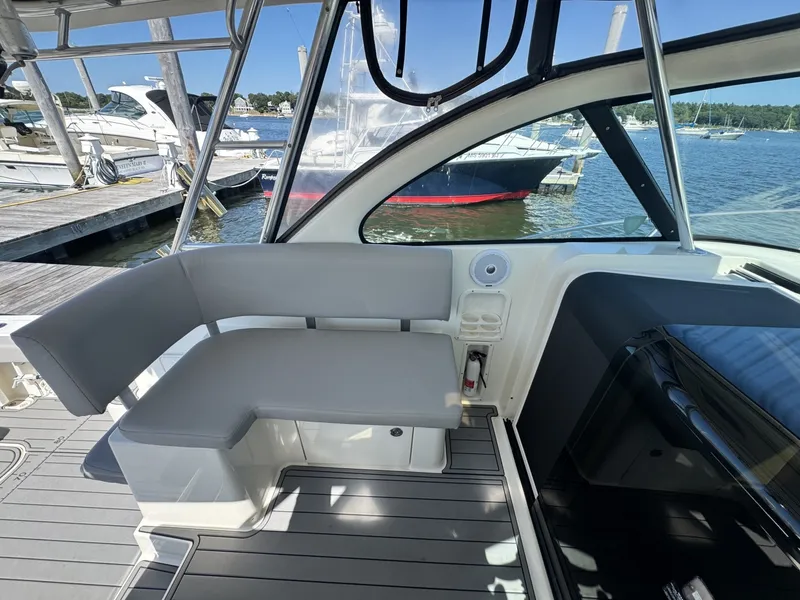 Slide: The Image of Pursuit 3370 Offshore 2006 - 7156389