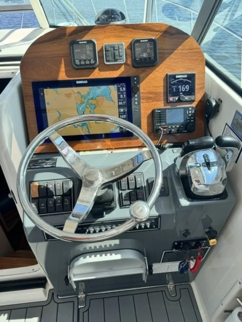 Slide: The Image of Pursuit 3370 Offshore 2006 - 7156386