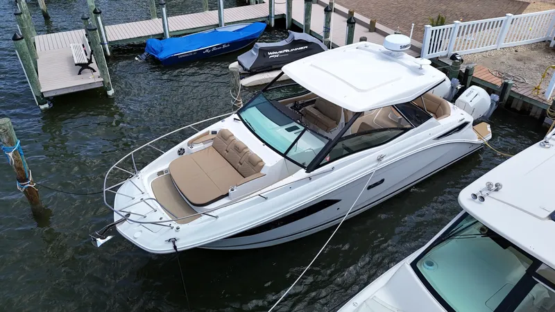 Slide: The Image of Sea Ray 320 Sundancer OB 2025 - 7156470