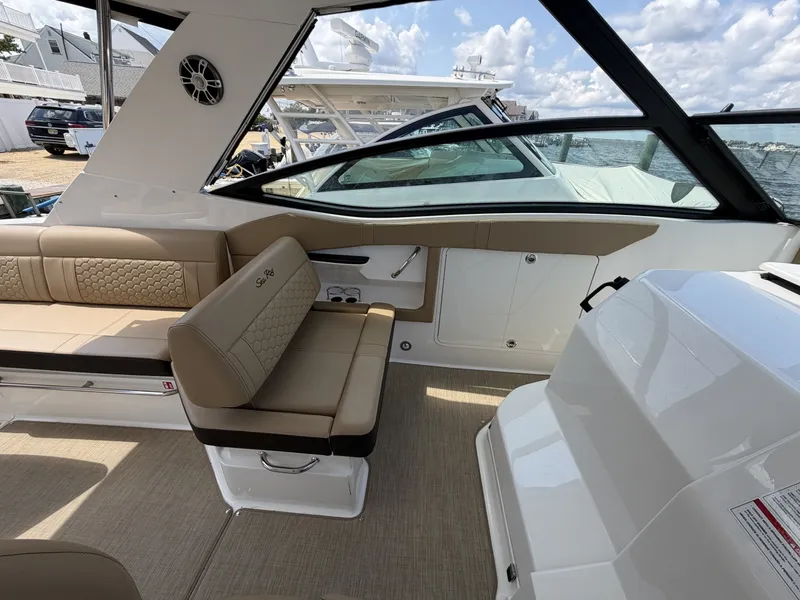 Slide: The Image of Sea Ray 320 Sundancer OB 2025 - 7156480