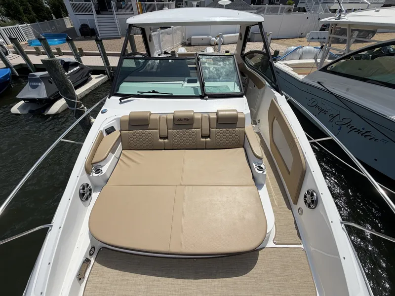 Slide: The Image of Sea Ray 320 Sundancer OB 2025 - 7156477