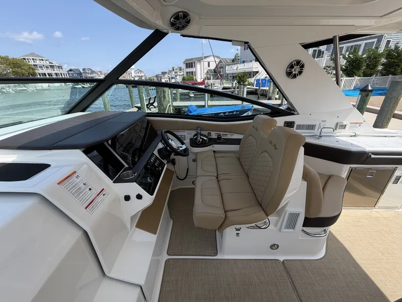 Slide: The Image of Sea Ray 320 Sundancer OB 2025 - 7156481