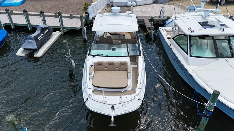 Slide: The Image of Sea Ray 320 Sundancer OB 2025 - 7156468