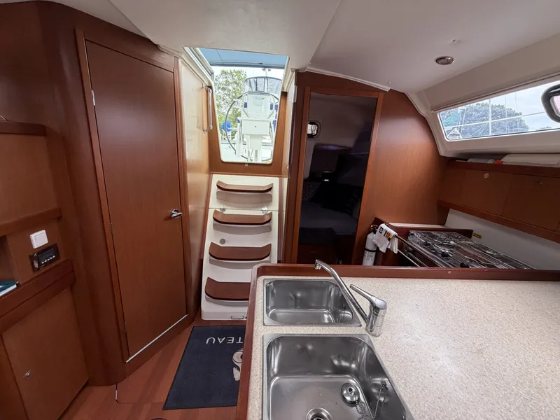 Slide: The Image of Beneteau Oceanis 37 2013 - 7465054