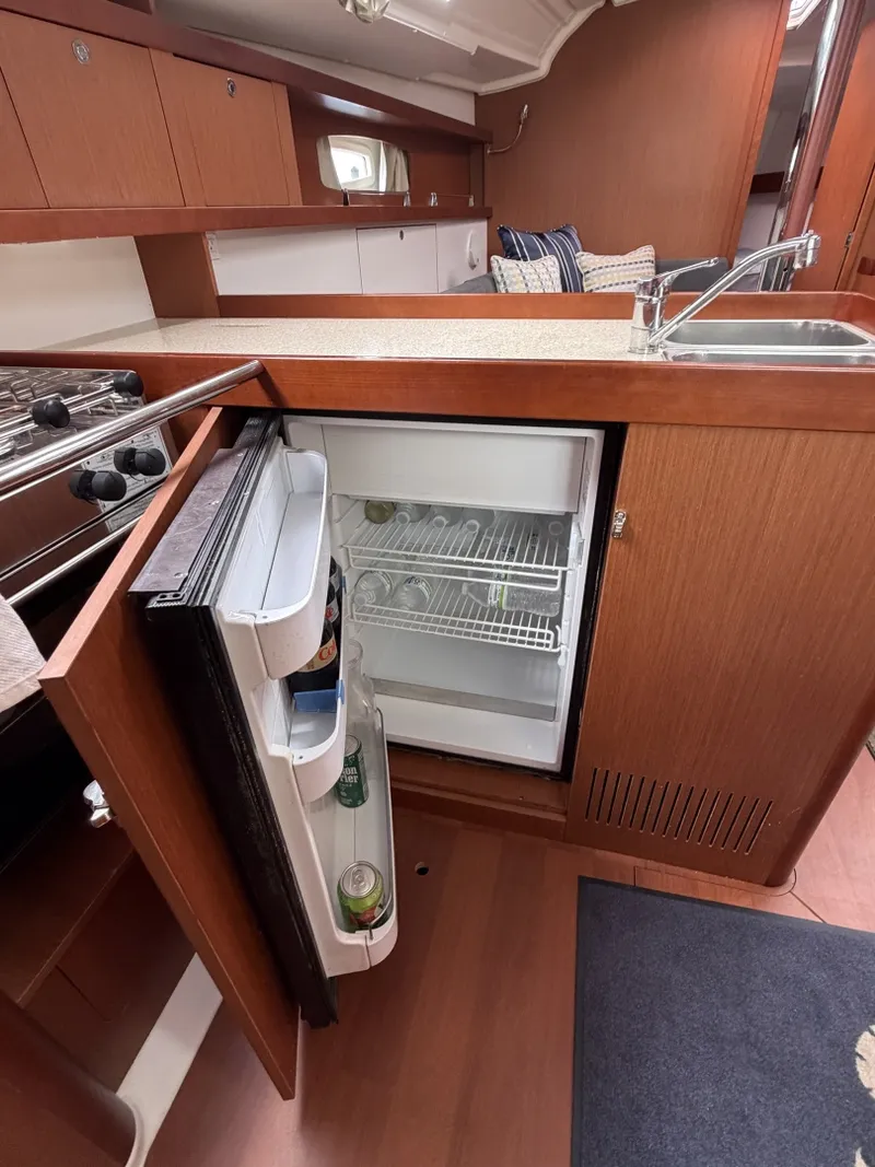 Slide: The Image of Beneteau Oceanis 37 2013 - 7465022