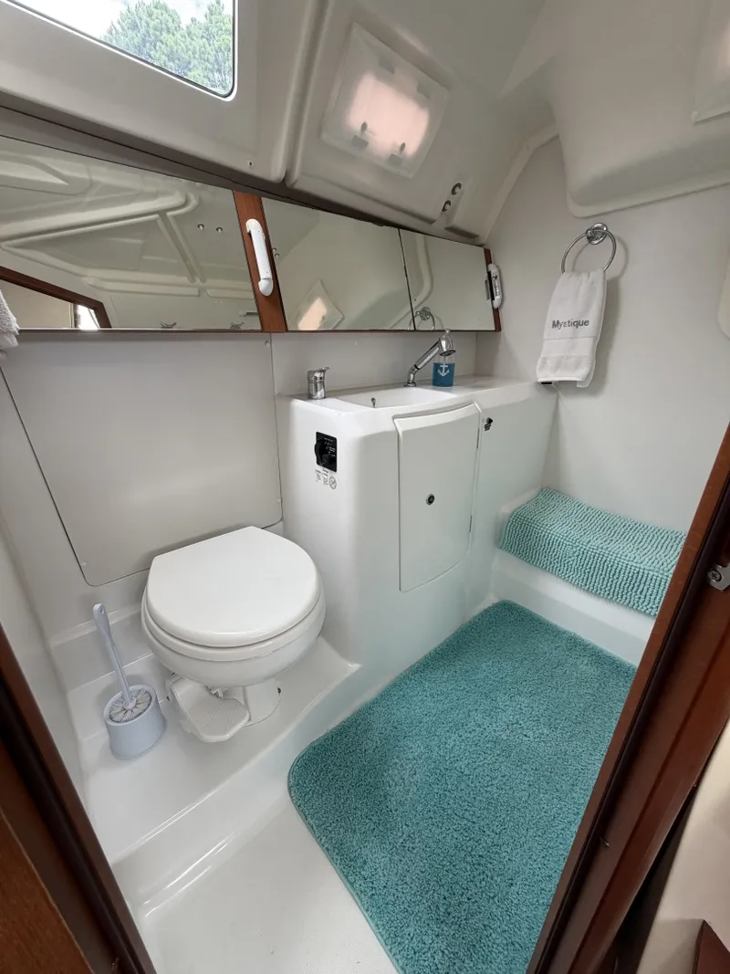 Slide: The Image of Beneteau Oceanis 37 2013 - 7465055