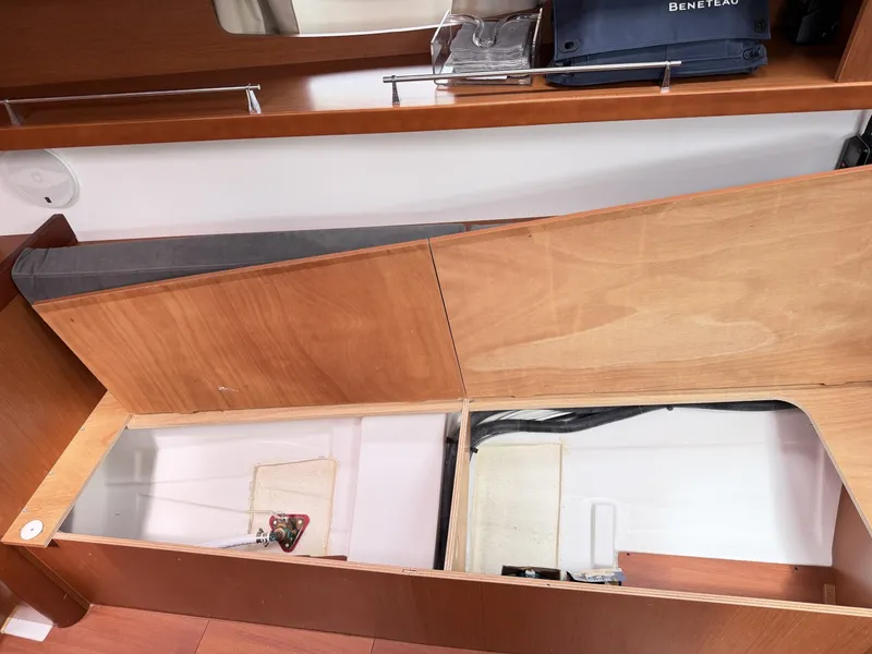 Slide: The Image of Beneteau Oceanis 37 2013 - 7465060