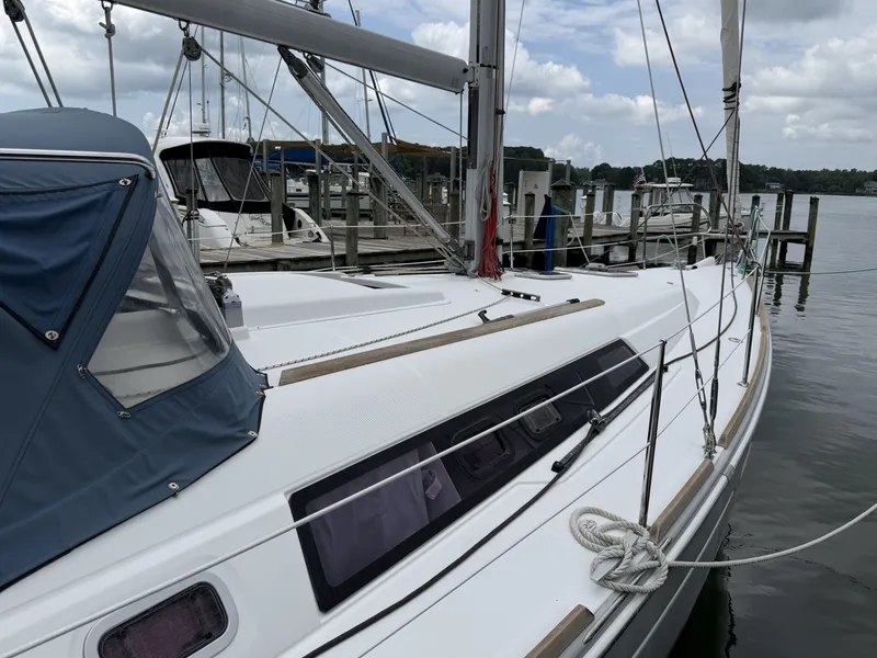 Slide: The Image of Beneteau Oceanis 37 2013 - 7465007