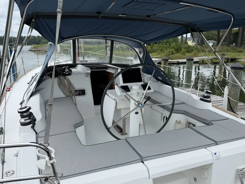 Slide: The Image of Beneteau Oceanis 37 2013 - 7465006