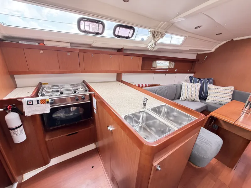 Slide: The Image of Beneteau Oceanis 37 2013 - 7465020