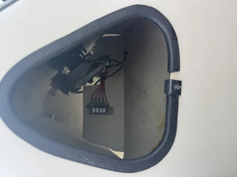 Slide: The Image of Boston Whaler 17 Montauk 1992 - 7156530