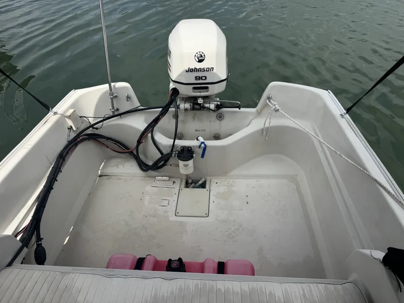 Slide: The Image of Boston Whaler 17 Montauk 1992 - 7156528