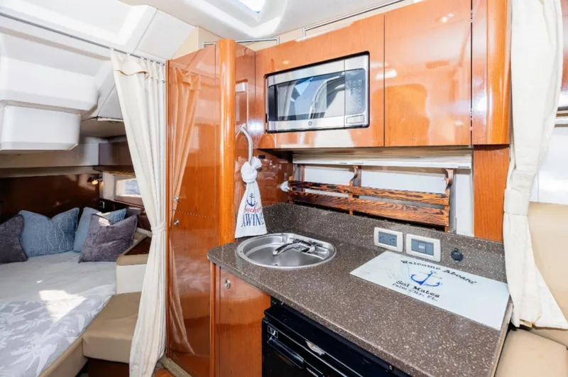Slide: The Image of Sea Ray 370 Venture 2013 - 7156617
