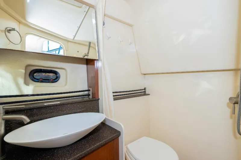 Slide: The Image of Sea Ray 370 Venture 2013 - 7156633
