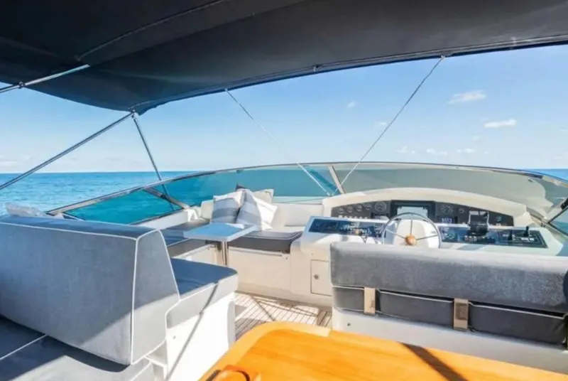 Slide: The Image of Azimut 100 Leonardo 2010 - 7156717
