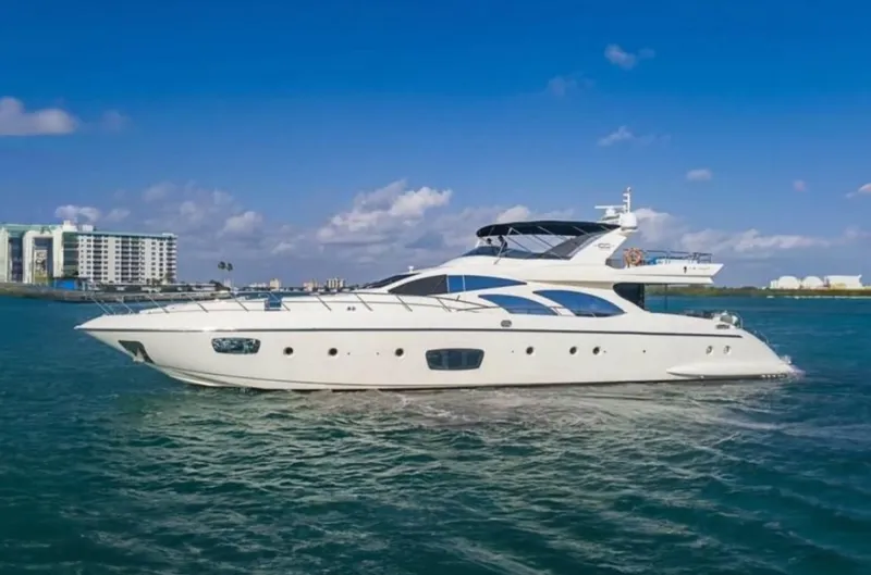 The Image of Azimut 100 Leonardo 2010 - undefined