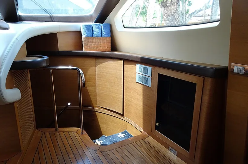 Slide: The Image of Azimut 100 Leonardo 2010 - 7156744