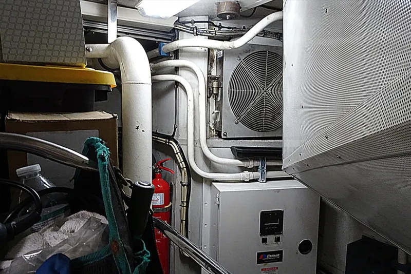 Slide: The Image of Azimut 100 Leonardo 2010 - 7156775