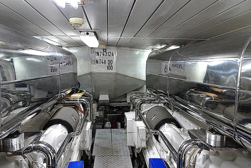 Slide: The Image of Azimut 100 Leonardo 2010 - 7156772