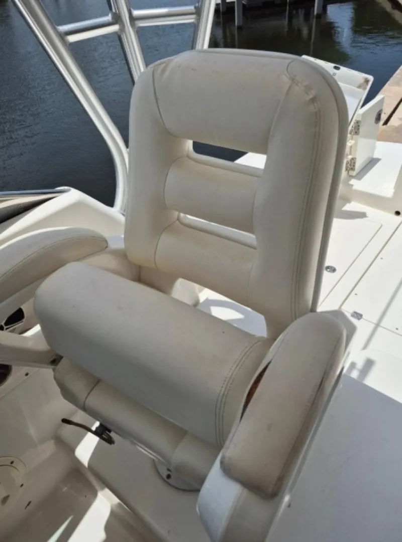 Slide: The Image of Robalo R305 Walkaround 2008 - 7156846