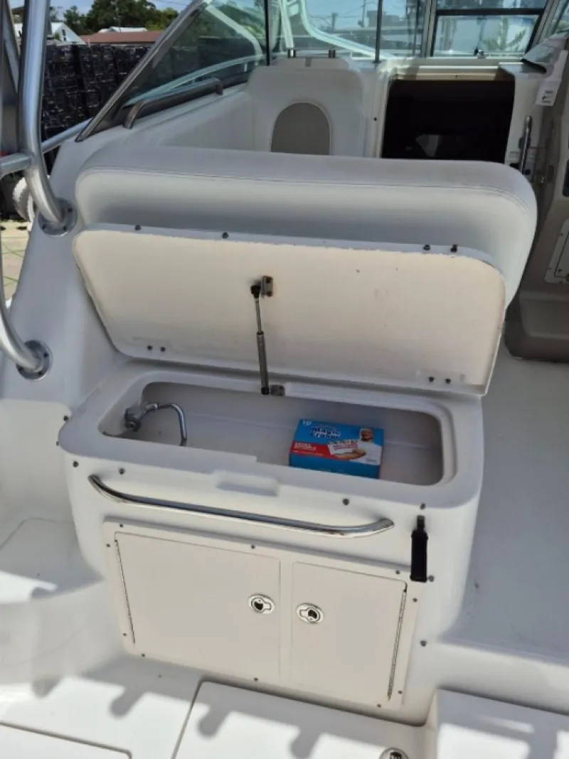 Slide: The Image of Robalo R305 Walkaround 2008 - 7156864