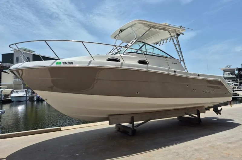 The Image of Robalo R305 Walkaround 2008 - 7156836