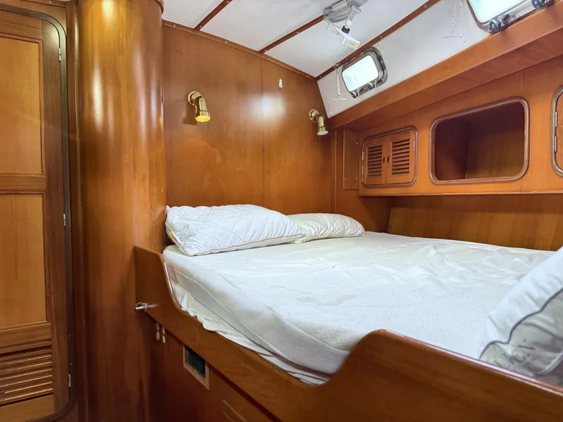 Slide: The Image of Forward stateroom facing aft  - 7158820
