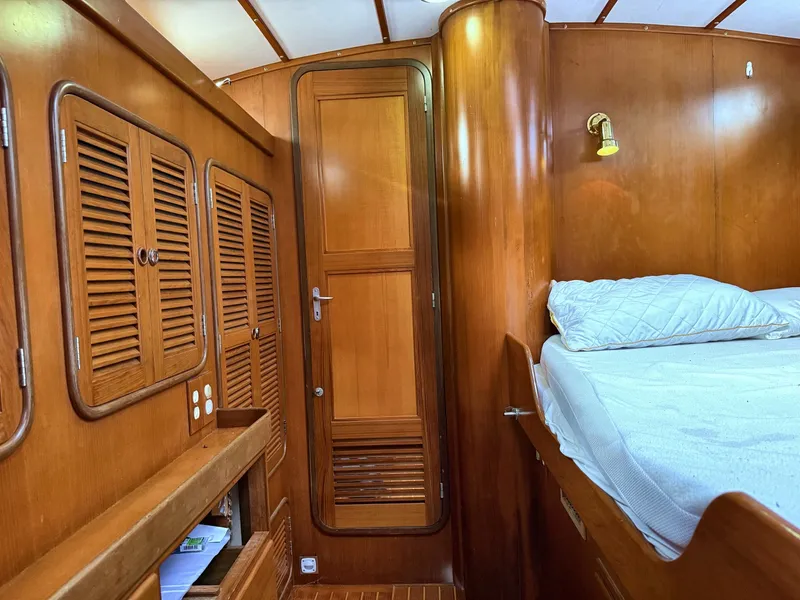 Slide: The Image of Forward stateroom facing aft  - 7158819
