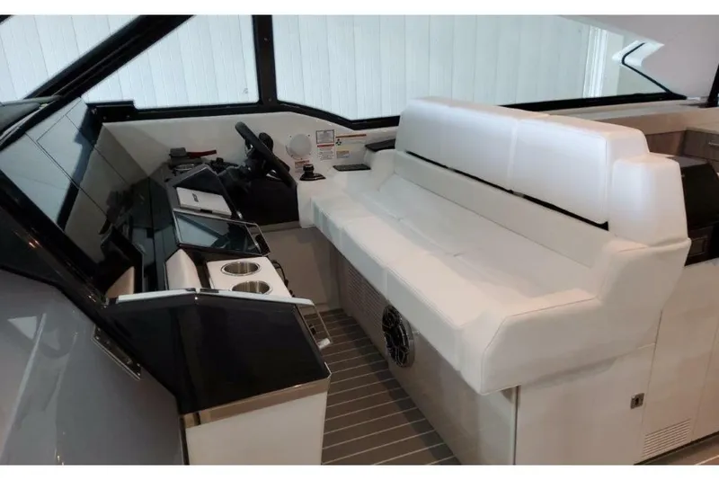 Slide: The Image of Formula 500 Super Sport Crossover 2023 - 7387541