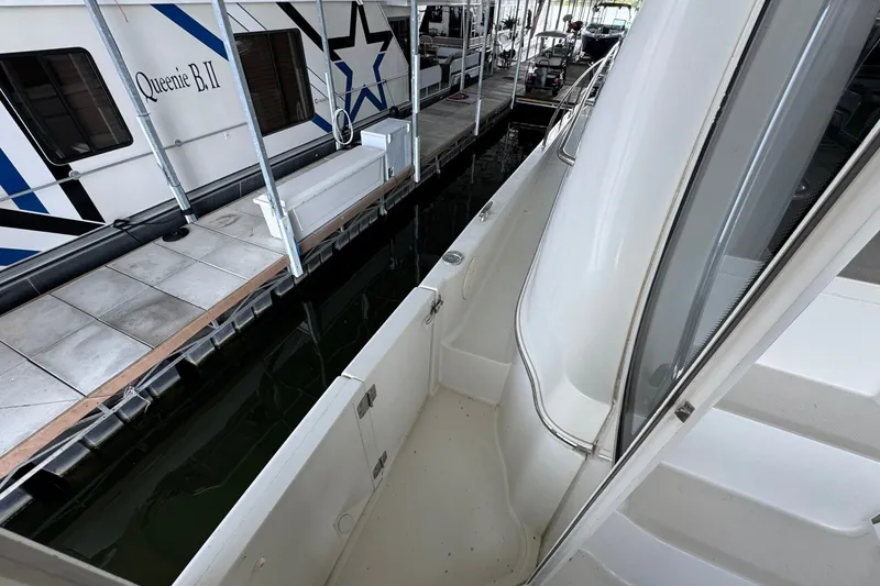Slide: The Image of Carver Yachts 466 Motor Yacht 2004 - 7159511