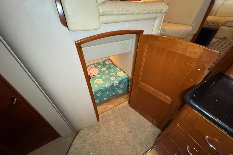 Slide: The Image of Carver Yachts 466 Motor Yacht 2004 - 7159560