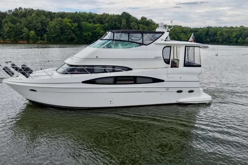 Slide: The Image of Carver Yachts 466 Motor Yacht 2004 - 7159356