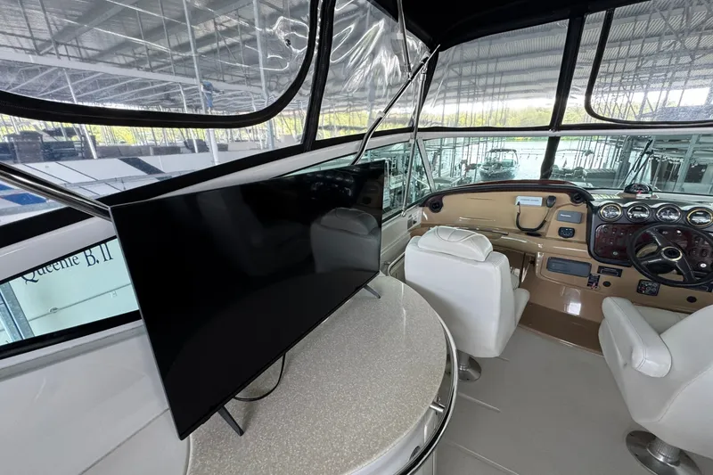 Slide: The Image of Carver Yachts 466 Motor Yacht 2004 - 7159500