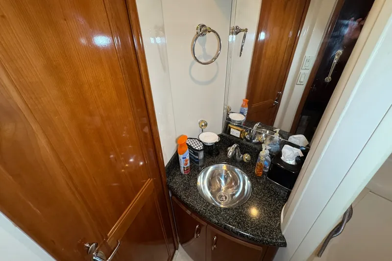 Slide: The Image of Carver Yachts 466 Motor Yacht 2004 - 7159566