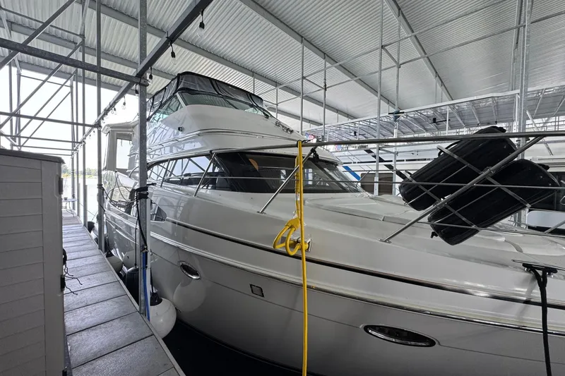 Slide: The Image of Carver Yachts 466 Motor Yacht 2004 - 7159385