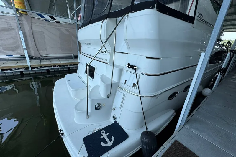 Slide: The Image of Carver Yachts 466 Motor Yacht 2004 - 7159395