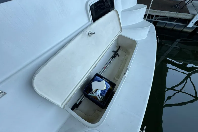 Slide: The Image of Carver Yachts 466 Motor Yacht 2004 - 7159406