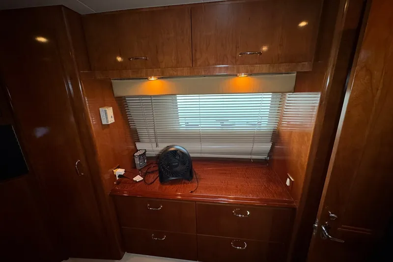 Slide: The Image of Carver Yachts 466 Motor Yacht 2004 - 7159579