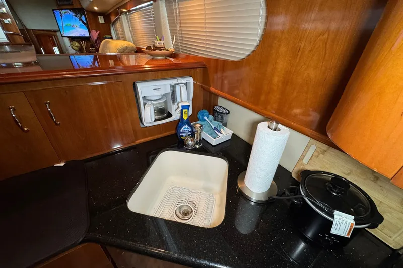 Slide: The Image of Carver Yachts 466 Motor Yacht 2004 - 7159558