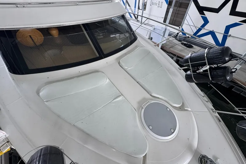 Slide: The Image of Carver Yachts 466 Motor Yacht 2004 - 7159533