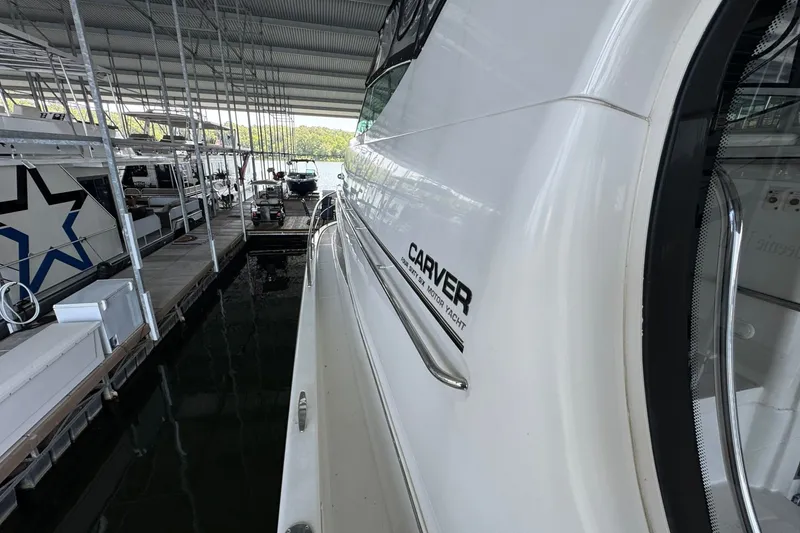 Slide: The Image of Carver Yachts 466 Motor Yacht 2004 - 7159514