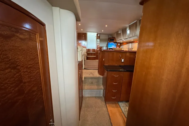 Slide: The Image of Carver Yachts 466 Motor Yacht 2004 - 7159574