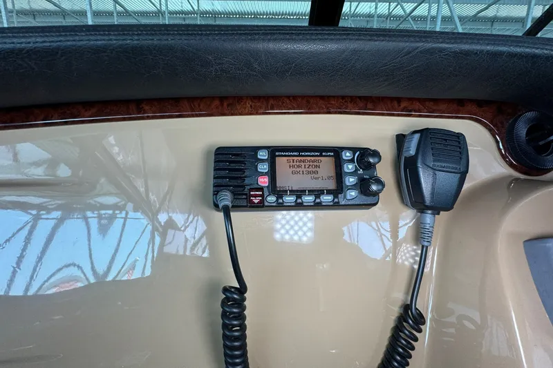 Slide: The Image of Carver Yachts 466 Motor Yacht 2004 - 7159468