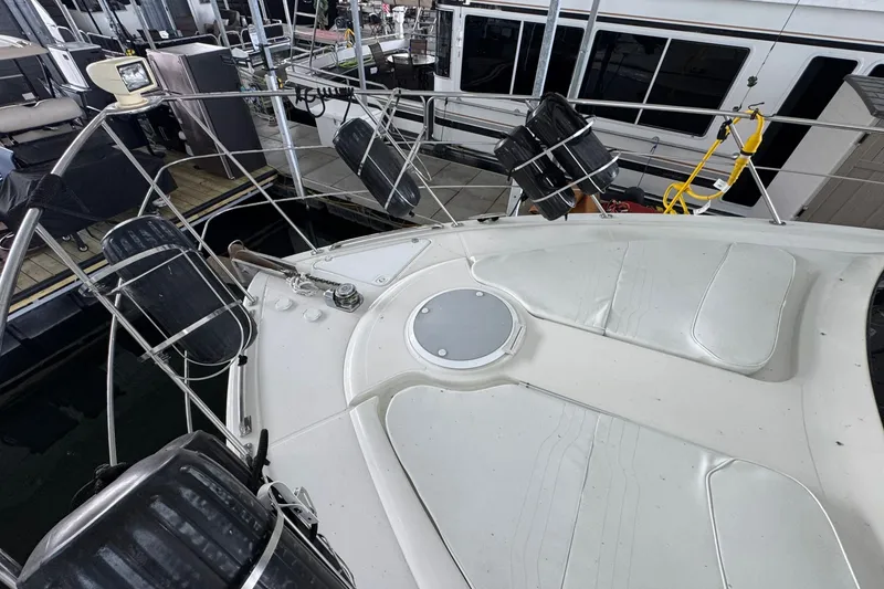 Slide: The Image of Carver Yachts 466 Motor Yacht 2004 - 7159519