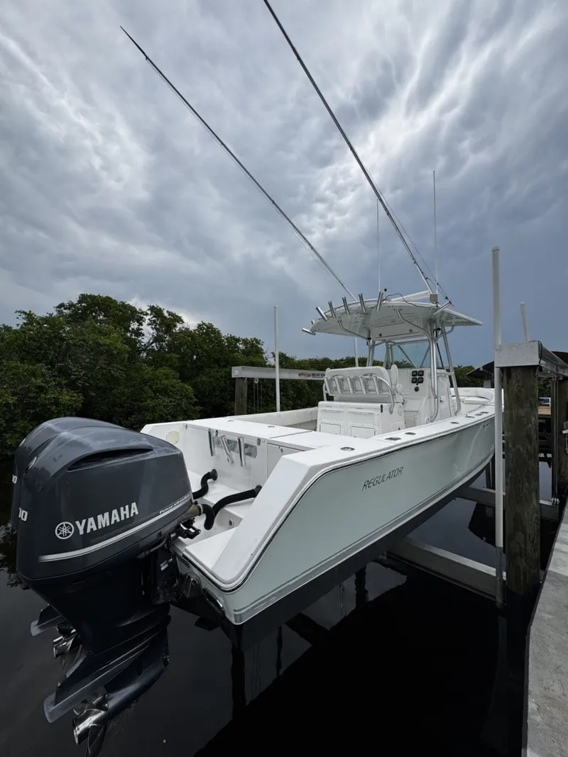 Slide: The Image of Regulator Marine 32FS 2006 - 7159709