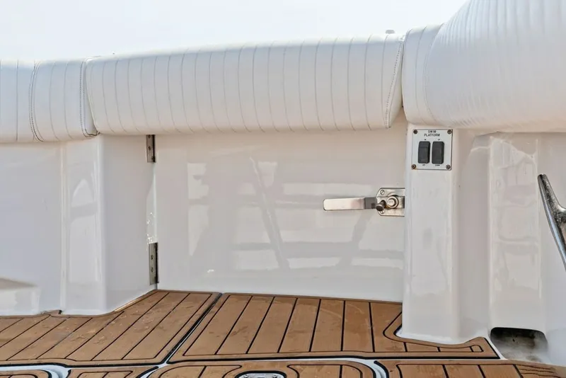 Slide: The Image of Hatteras 60 Convertible 1999 - 7243218
