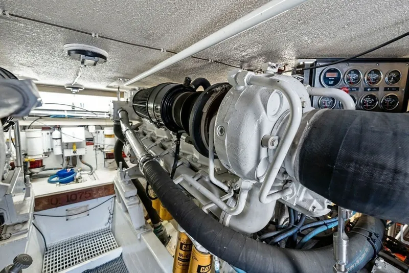 Slide: The Image of Hatteras 60 Convertible 1999 - 7243324