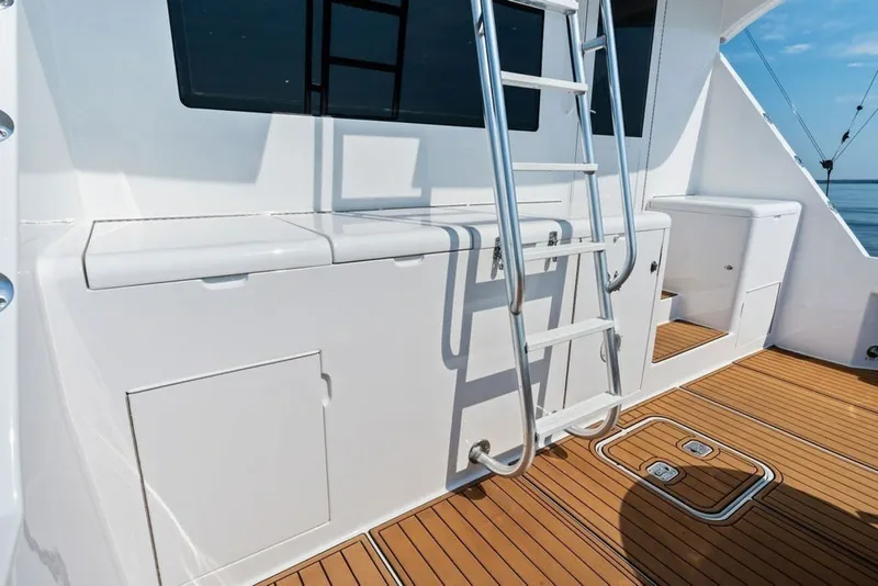 Slide: The Image of Hatteras 60 Convertible 1999 - 7243204
