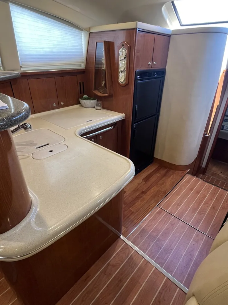 Slide: The Image of Sea Ray Motor Yacht 2002 - 7159756