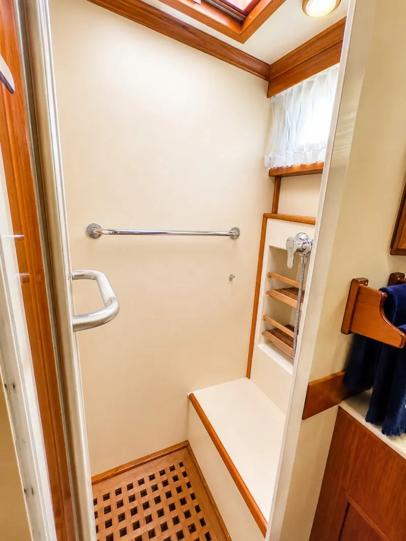 Slide: The Image of Guest shower - 7216052